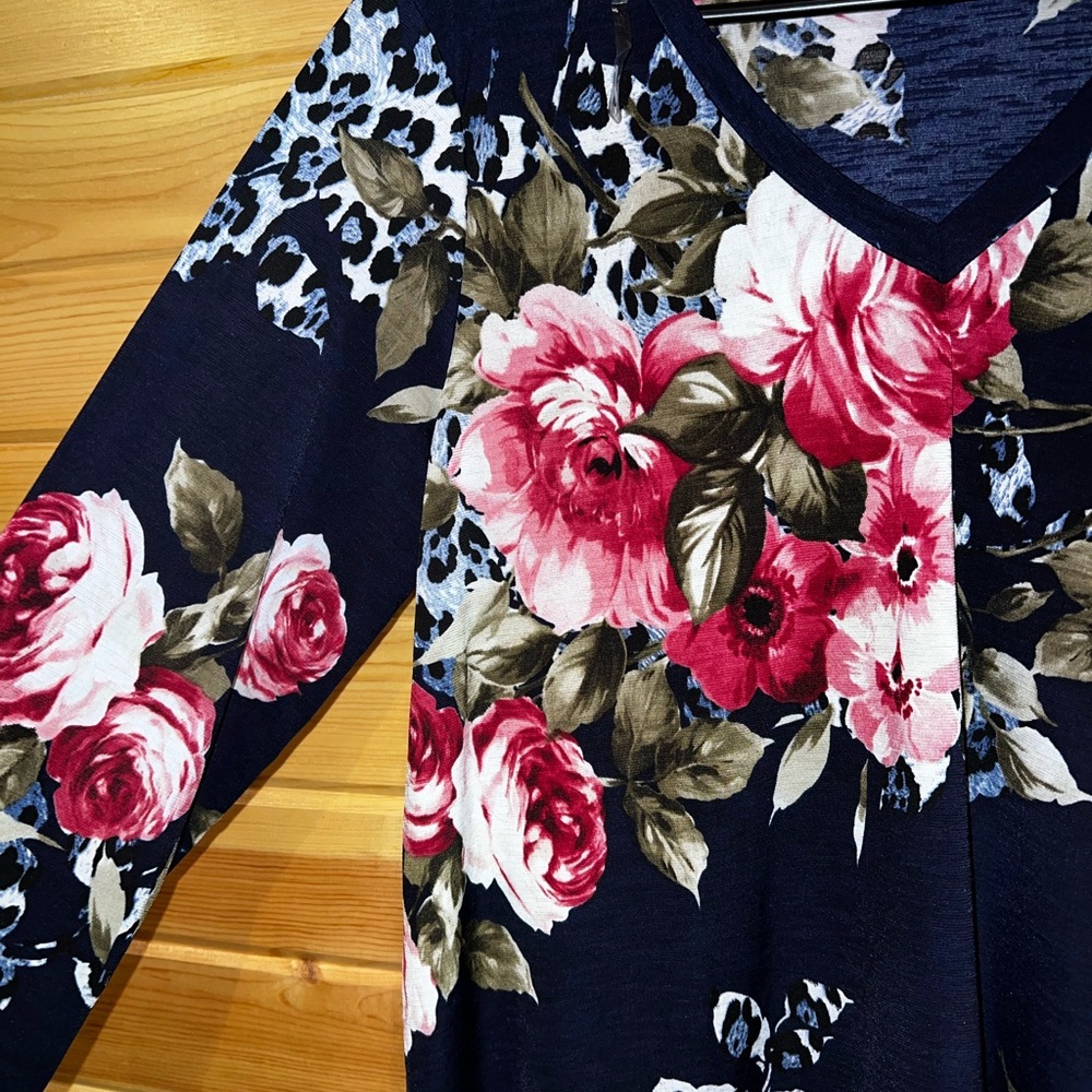 Floral blouse - Picture 2 of 2